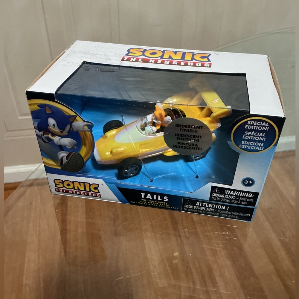 Brand New Sonic the Hedgehog Iridescent Finish Pull Back Racer - TAILS 3.5"
